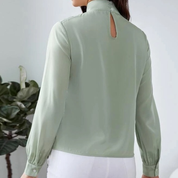 Mint Green Mock Neck Long Sleeve Blouse in M - Picture 2 of 4